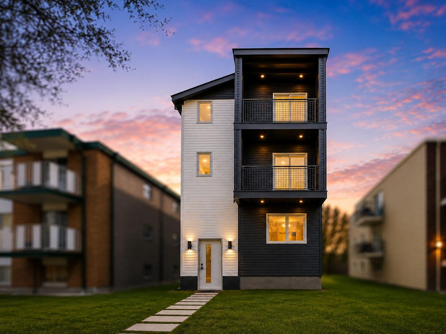 Property Photo:  11913  101 St NW  AB T5G 2B8 