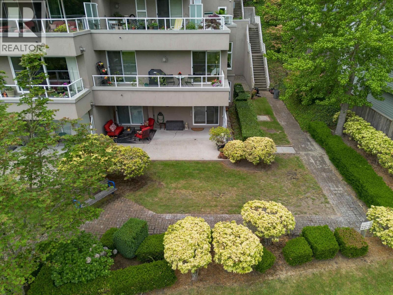 Property Photo:  1400 View Crescent 104  BC V4L 1Z1 