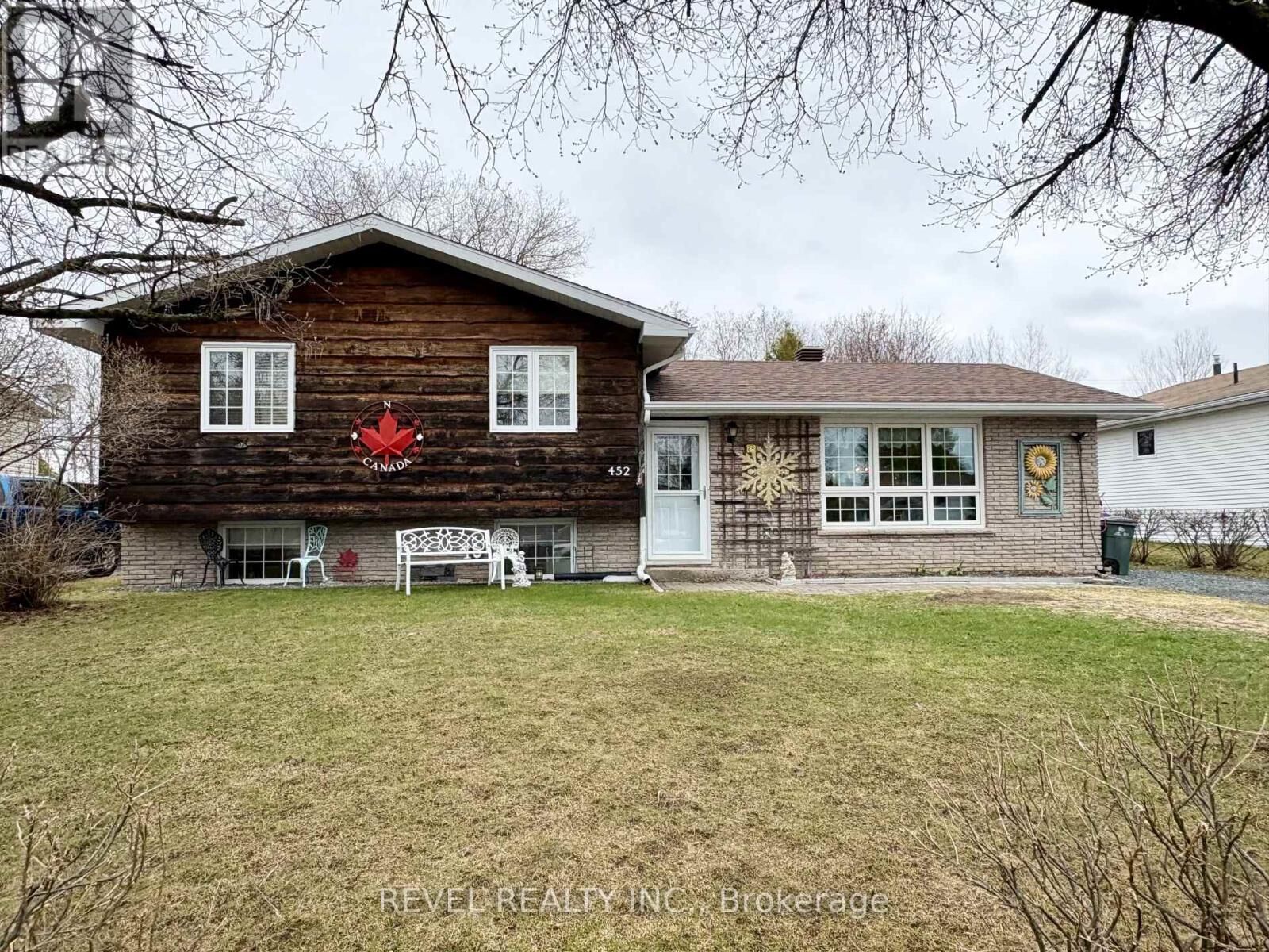 Property Photo:  452 Eleventh Avenue  ON P0L 1C0 