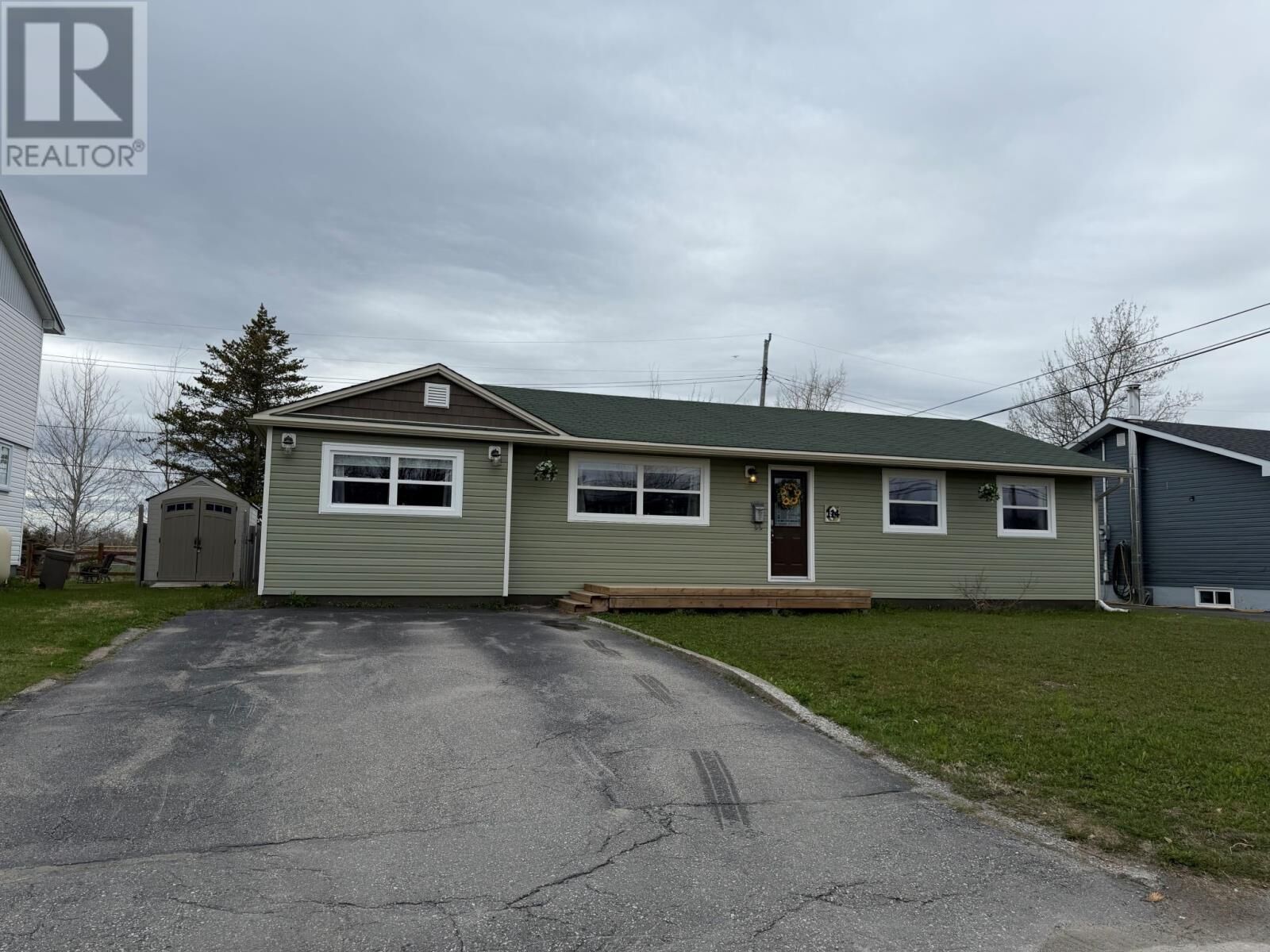 Property Photo:  114 Airport Boulevard  NL A1V 1T7 