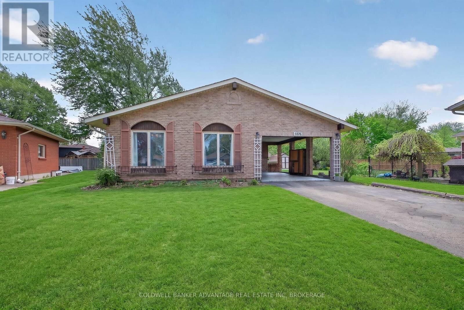 Property Photo: 6976 Abbey Circle ON L2J 3N4