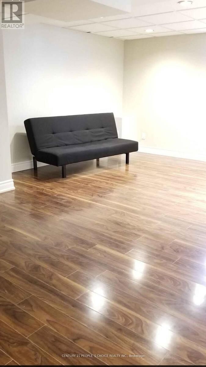 Property Photo:  