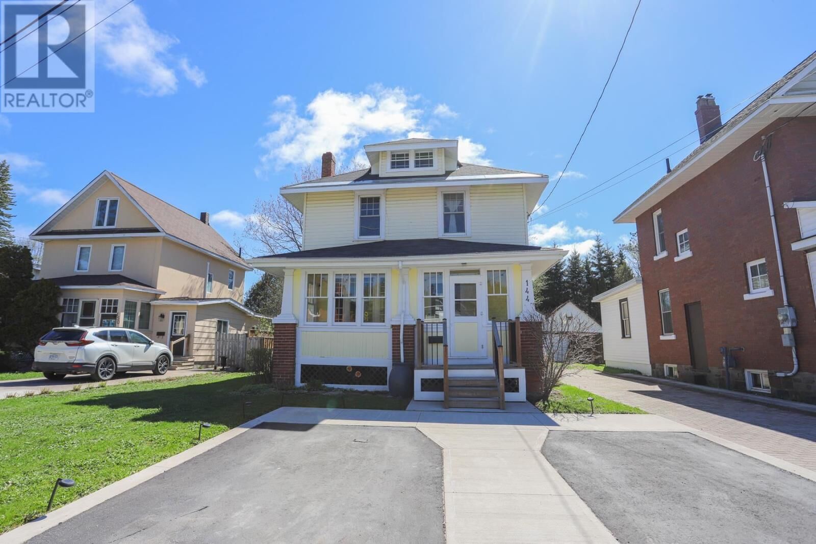 Property Photo:  144 Leo Ave  ON P6A 3V7 