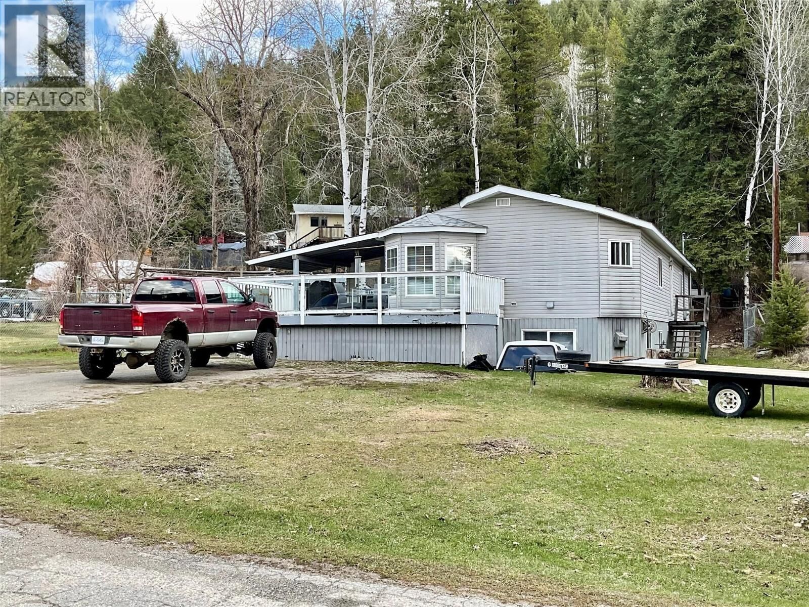 Property Photo: 786 Strathmore Avenue BC V0H 1J0