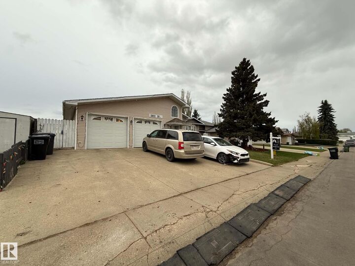 Property Photo: 2812 35 Street NW AB T6L 3Y4