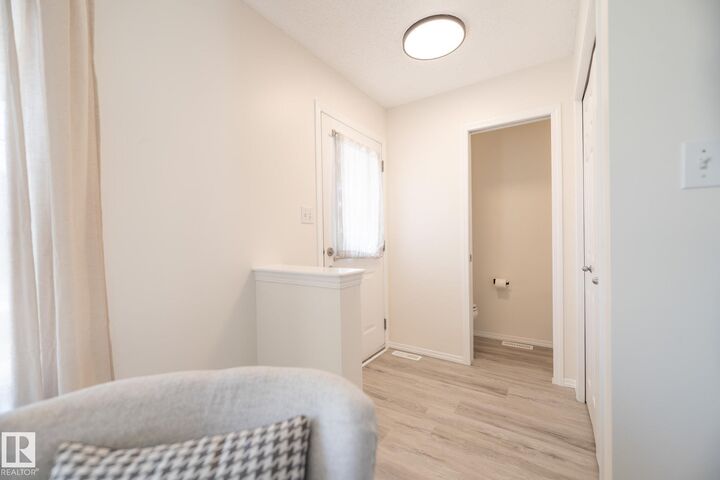 Property Photo:  2928 25 Street NW  AB T6T 1Z9 