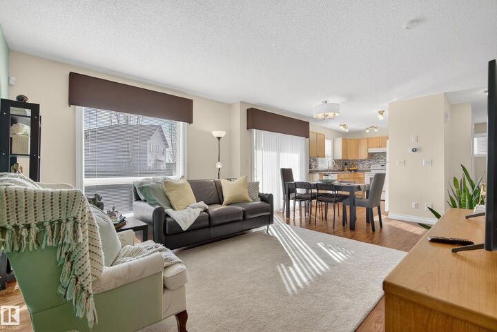 Property Photo: 12050 17 Avenue SW 88 AB T6W 1X4