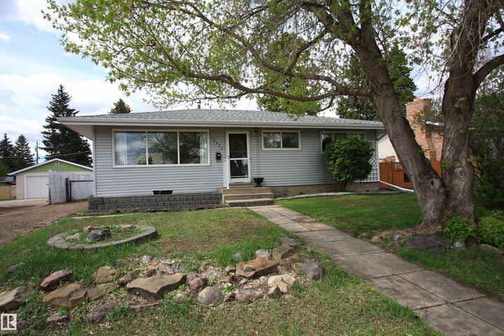 Property Photo:  13312 137 Street NW  AB T5L 2A9 