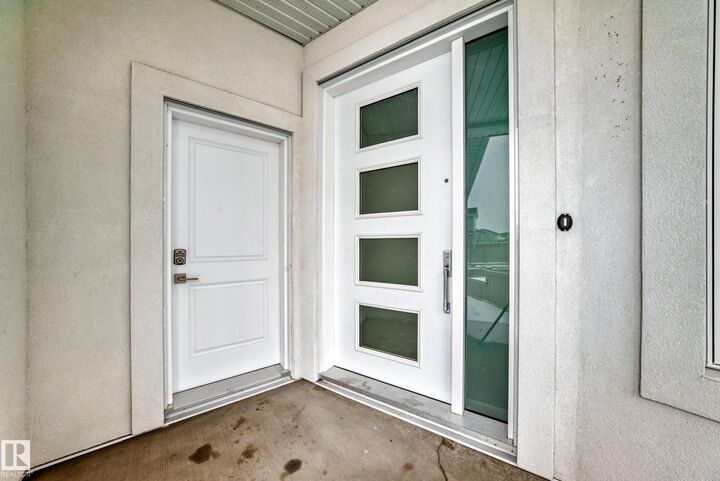 Property Photo: 340 33 Ave NW AB T6T 2S9