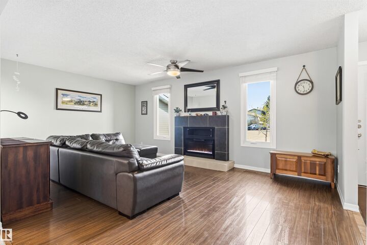 Property Photo:  2 Armbruster Terrace  AB T7Z 1G7 