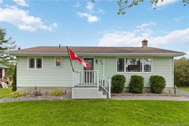 Property Photo:  204 Macfarlane Street  NB E3A 1V6 