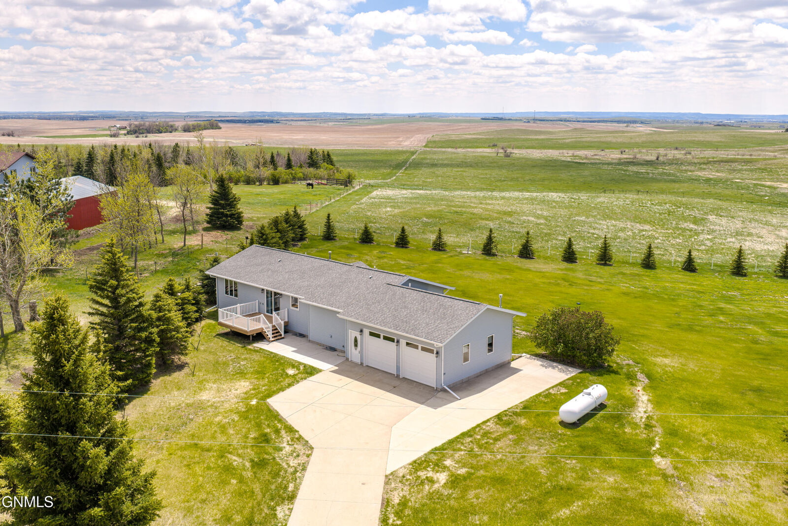 Property Photo:  6504 Tj Lane  ND 58503 