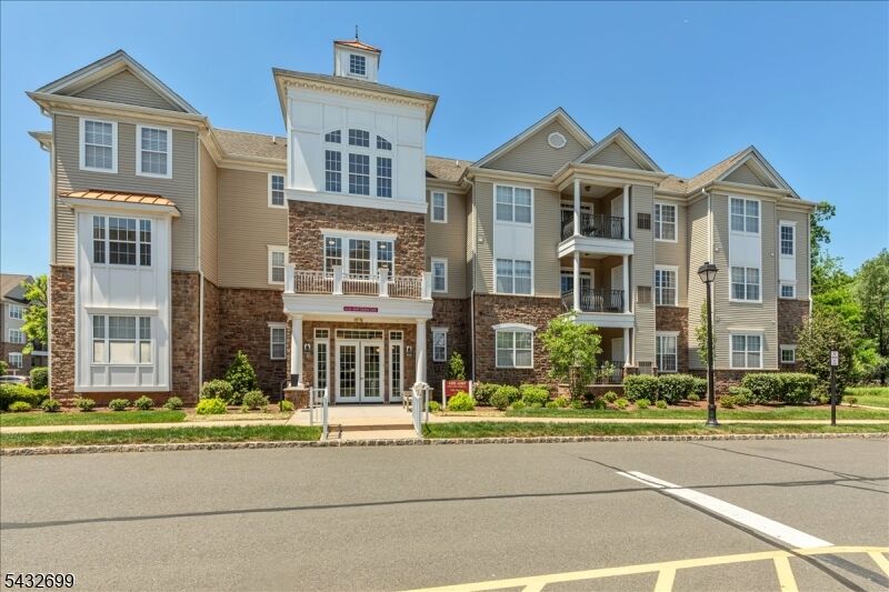 Property Photo:  4306 Enclave Cir 4306  NJ 08873 