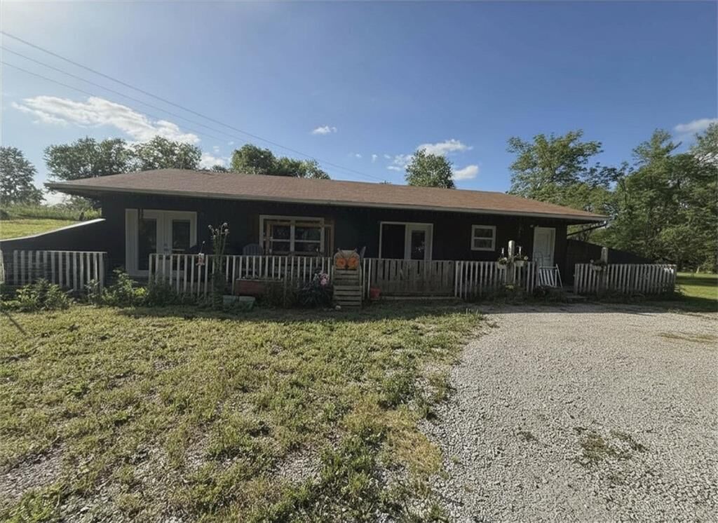 Property Photo:  205 W Railroad Street  MO 64469 