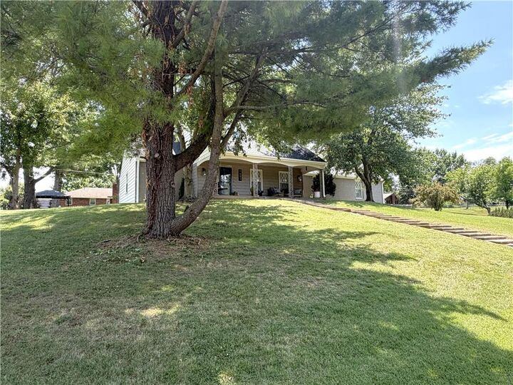 Property Photo:  1601 Maple Street  MO 64601 