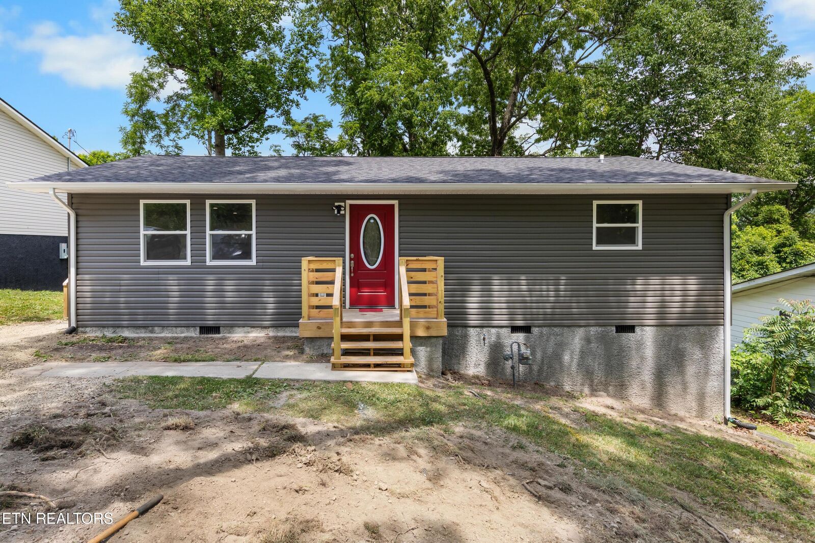 Property Photo:  410 W Hemlock St  TN 37766 