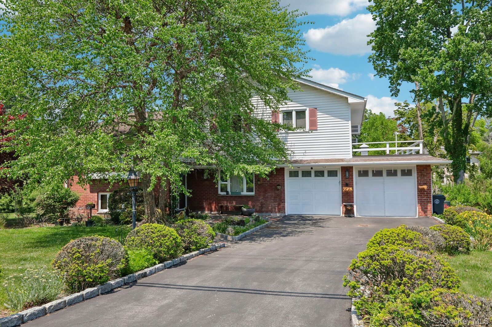 Property Photo:  181 Finmor Drive  NY 10607 