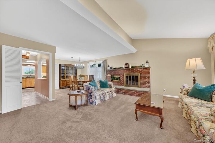 Property Photo:  71 Ewart Street  NY 10583 