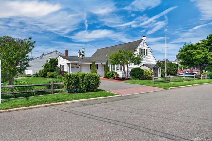 Property Photo: 20 Bayview Lane NY 11701