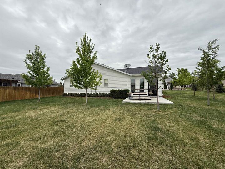 Property Photo: 308 W 4th NE 69155