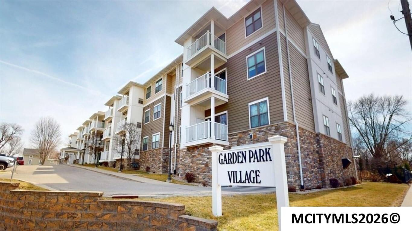 Property Photo:  809 7th Ave N #301  IA 50428 