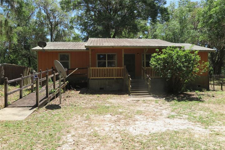 Property Photo: 153 Ranch Road FL 32131