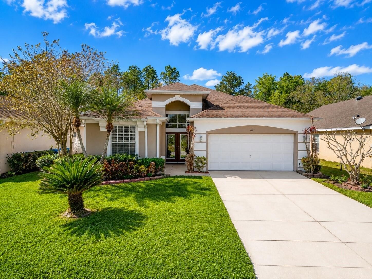 Property Photo:  3181 Stonehurst Circle  FL 34741 