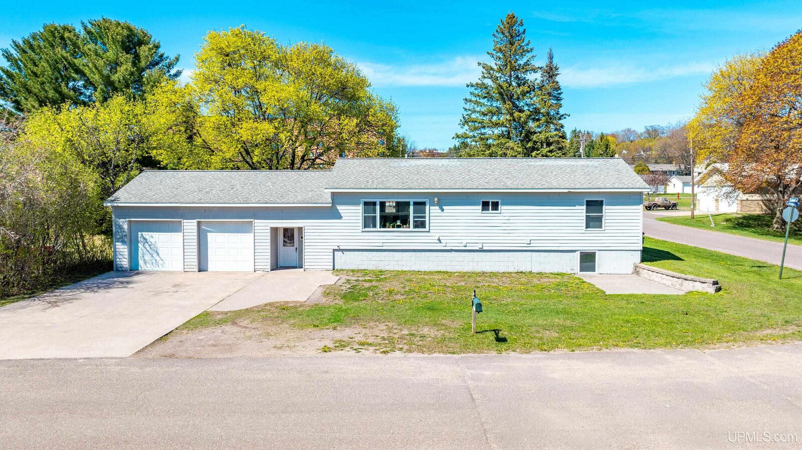 Property Photo:  1401 Jasberg Street  MI 49930 