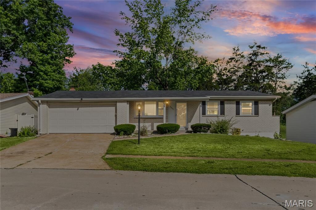 Property Photo: 2607 Camino Drive MO 63125