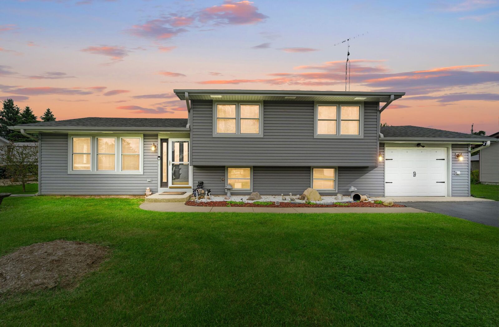 Property Photo:  1937 Willow Rd  WI 53181 