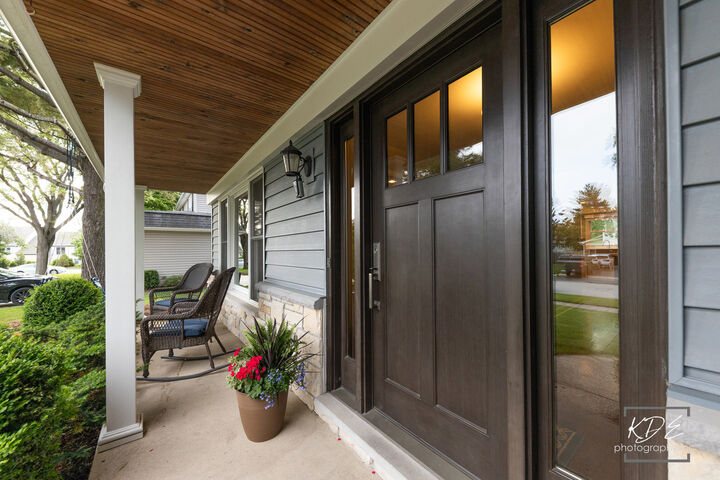 Property Photo: 605 Hyde Park Lane IL 60565