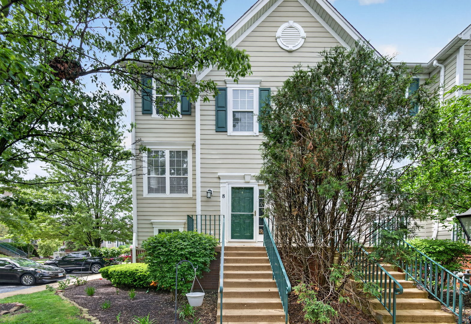 Property Photo:  1105 Village Center Parkway 8  IL 60506 