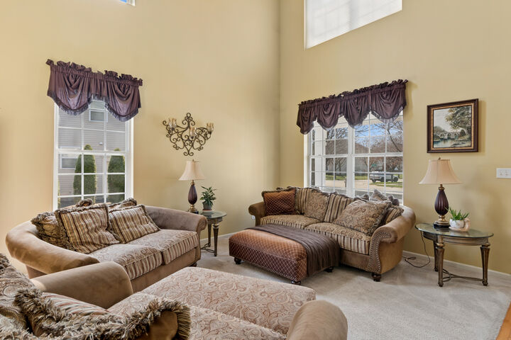 Property Photo: 241 Ashcroft Lane IL 60543