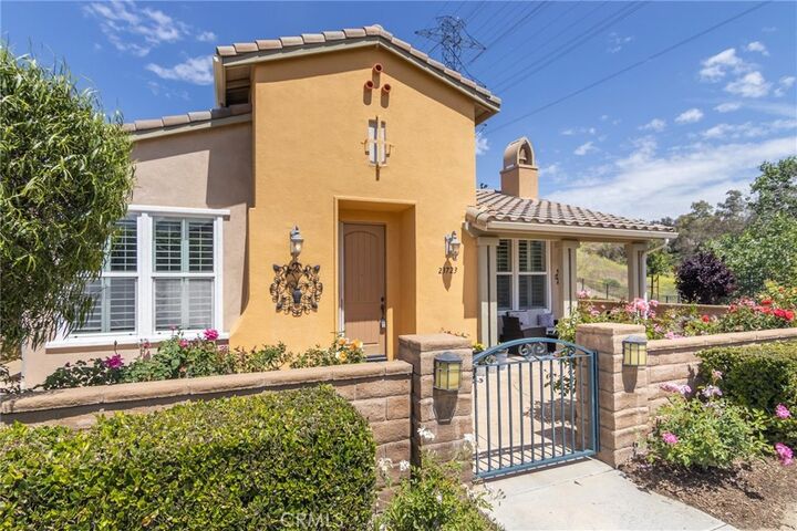 Property Photo: 23723 Maple Leaf Court CA 91354