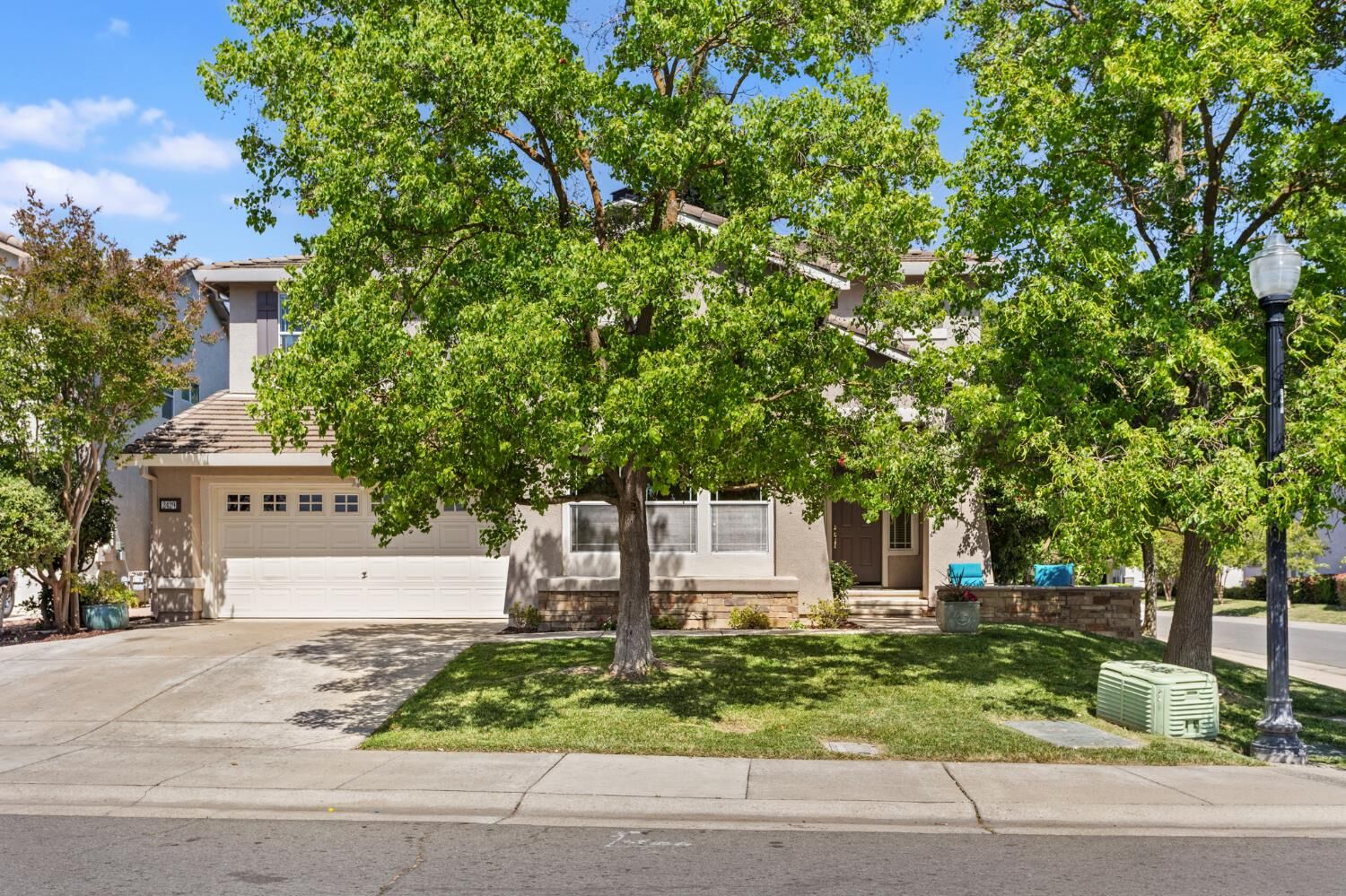 Property Photo:  2429 Burberry Way  CA 95835 