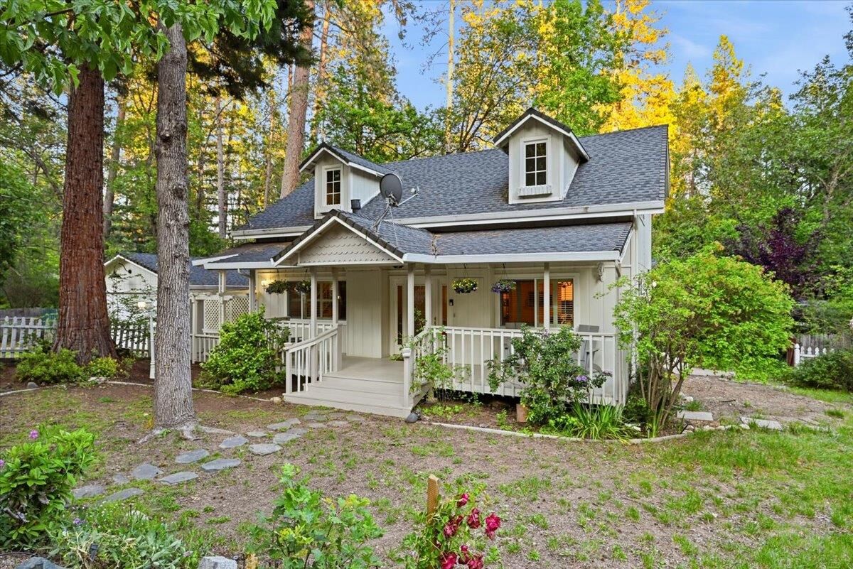 Property Photo:  516 Nursery Street  CA 95959 
