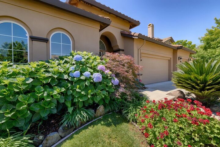 Property Photo: 2201 Hedrick Court CA 95765