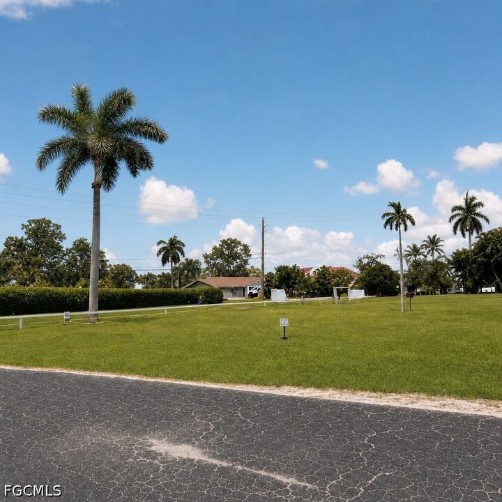 Property Photo: 90 Sycamore Lane FL 33908