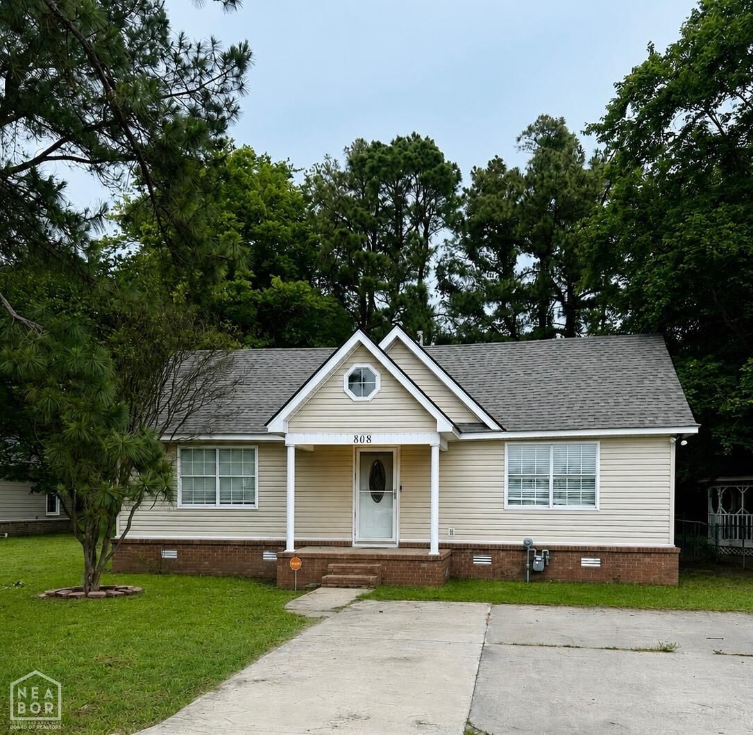 Property Photo:  808 Trumann  AR 72442 