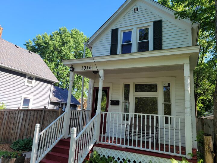 Property Photo:  1016 James Avenue  MN 55102 