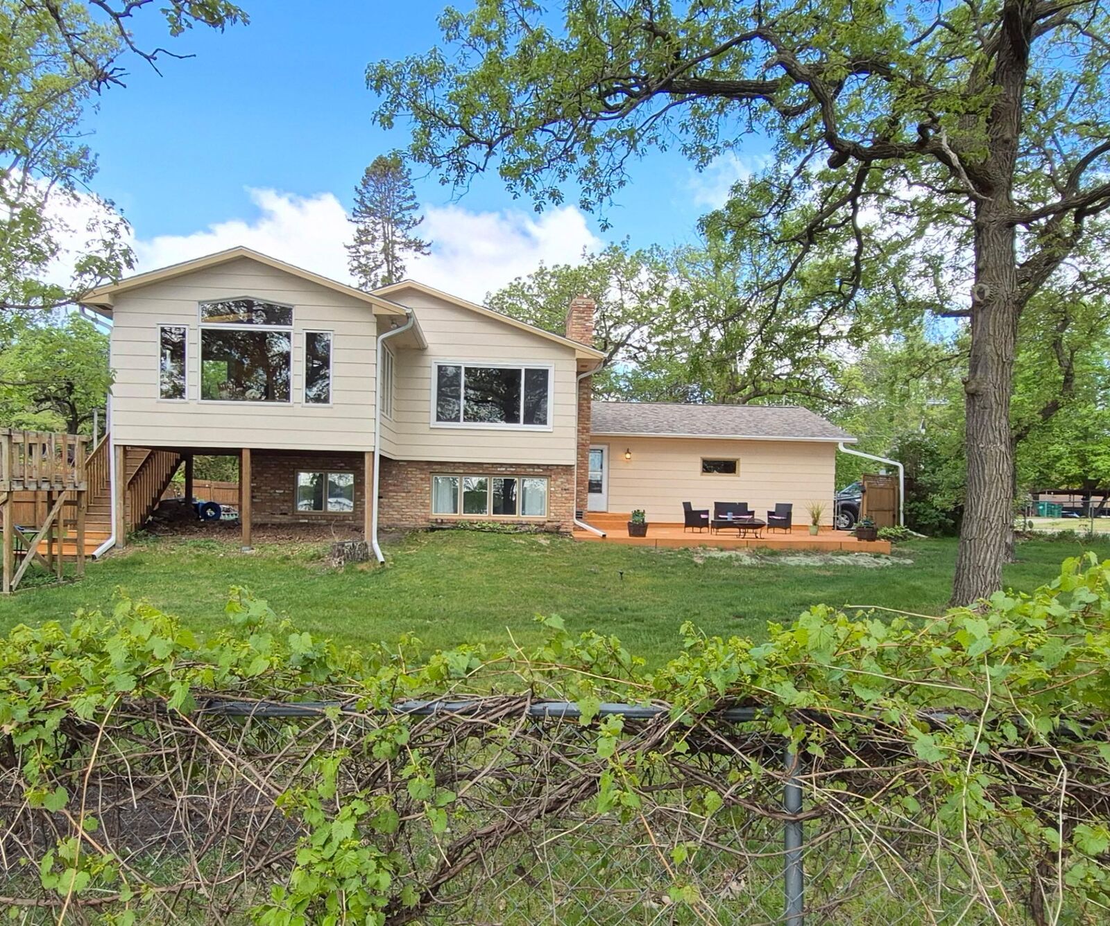 Property Photo:  1195 Lakeshore Drive  MN 55309 