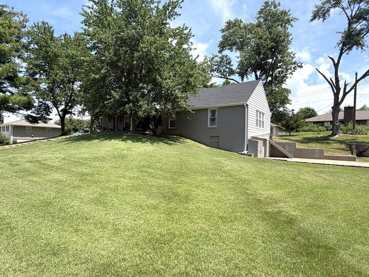 Property Photo:  1601 Maple Street  MO 64601 