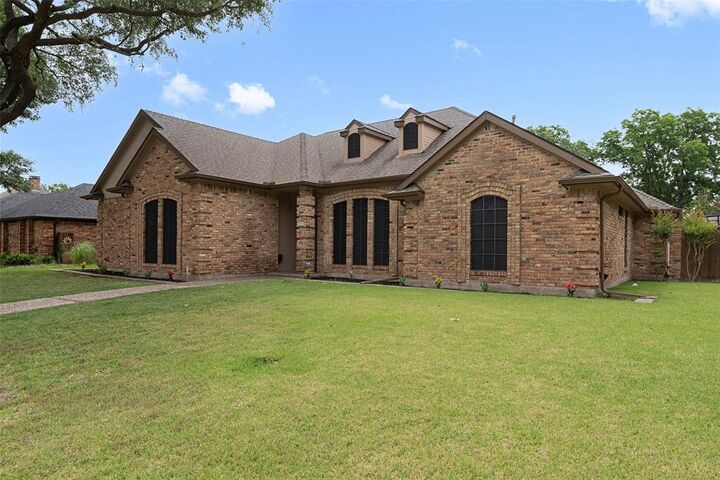 Property Photo: 3114 Oak Trail Drive TX 75088