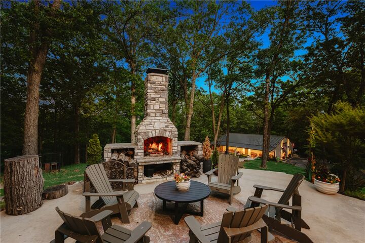 Property Photo: 8880 Pageant Drive AR 72756