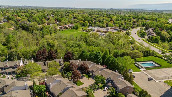 Property Photo:  2155 Duncaster Drive 10  ON L7P 4R4 