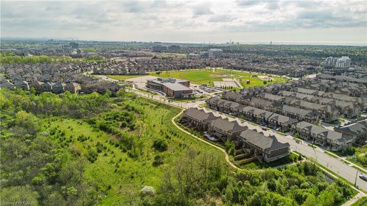Property Photo:  3200 William Coltson Avenue 406  ON L6H 7W6 