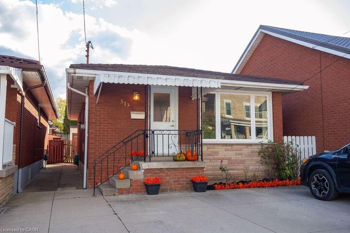Property Photo:  313 Barton Street W  ON L8R 2J3 