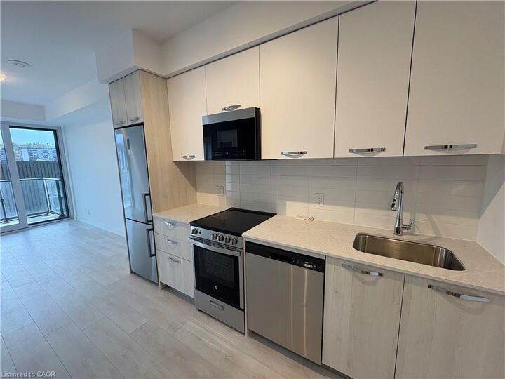 Property Photo:  75 James Street S 825  ON L8P 4V8 