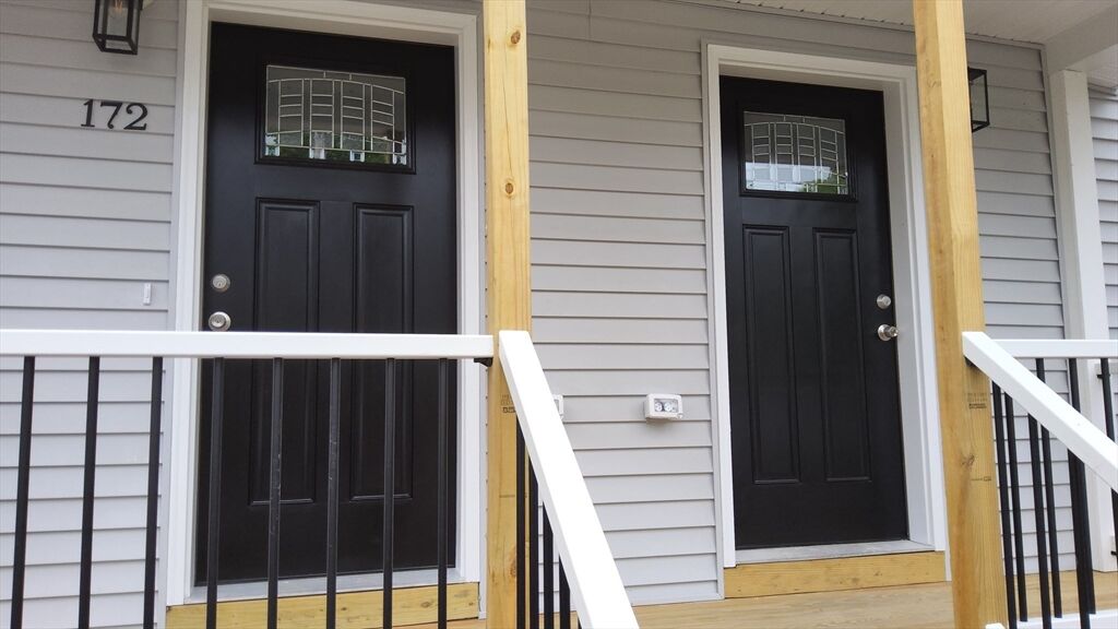 Property Photo:  172-174 High Street  MA 01841 