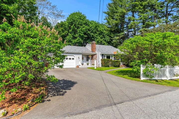Property Photo:  21 Guild St  MA 01852 